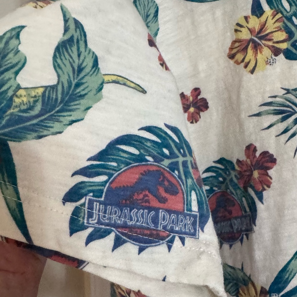 Jurassic World Park Ranger Button Down Hawaiian Camp Shirt XL Jungle Print - Picture 8 of 10